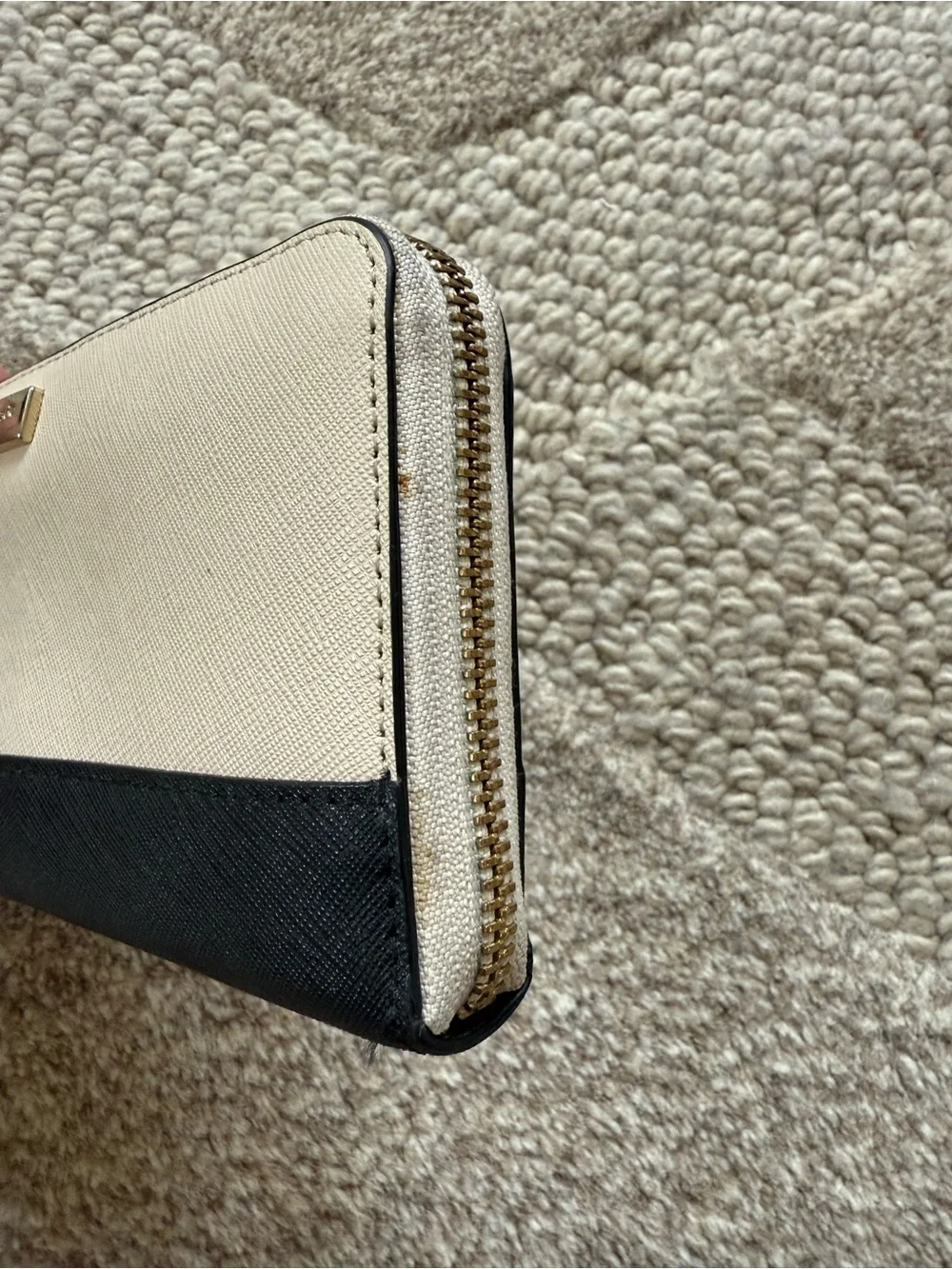 kate spade Two-Tone Zip Around Wallet - Cream and Black